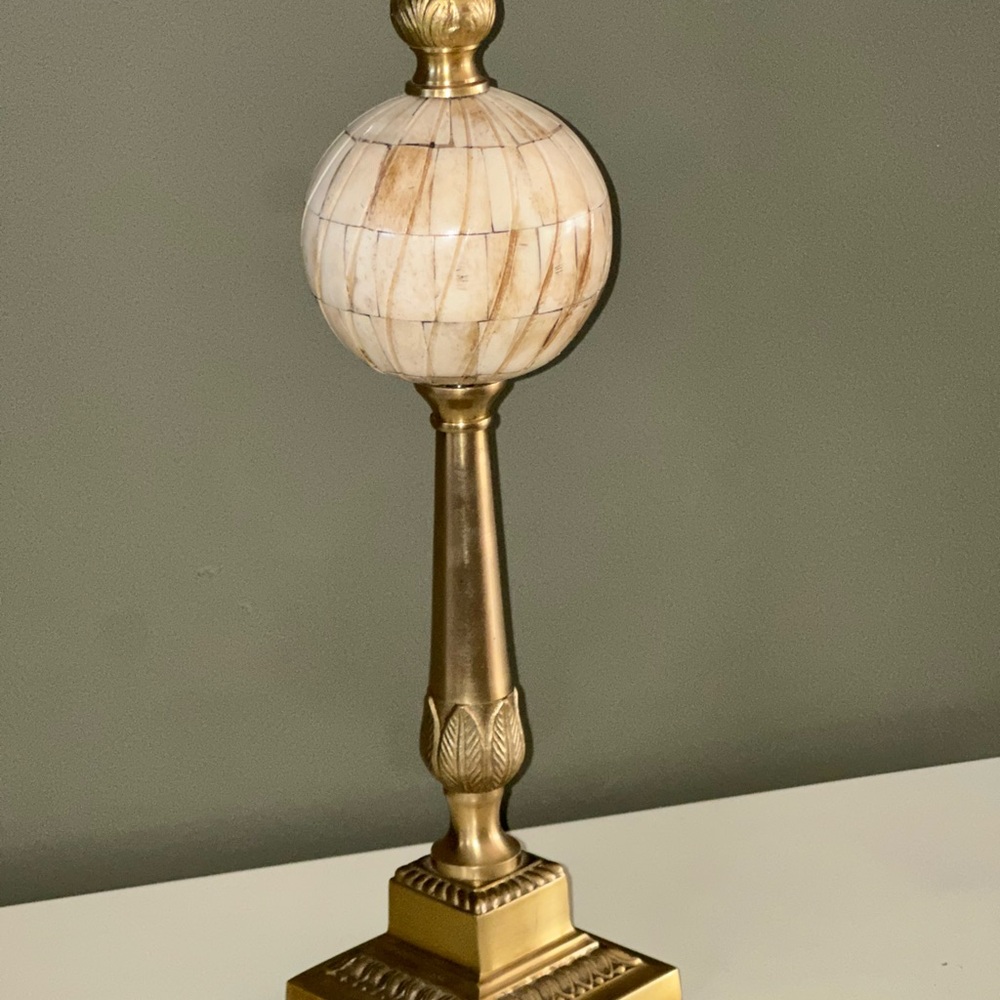 Vintage Table Top Brass Pedestal Globe Decor 16.5'' Tall